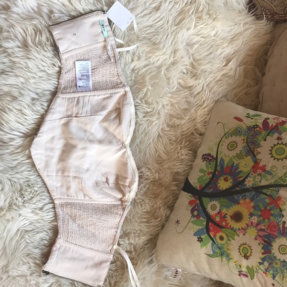 URBAN OUTFITTERS STRAPLESS FLORAL CROP TOP - Picture 4 of 5